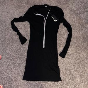MONROW black zip up dress